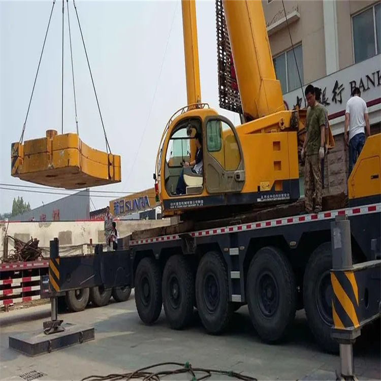 八步当地吊车出租|机器吊装|75吨|工厂搬迁服务